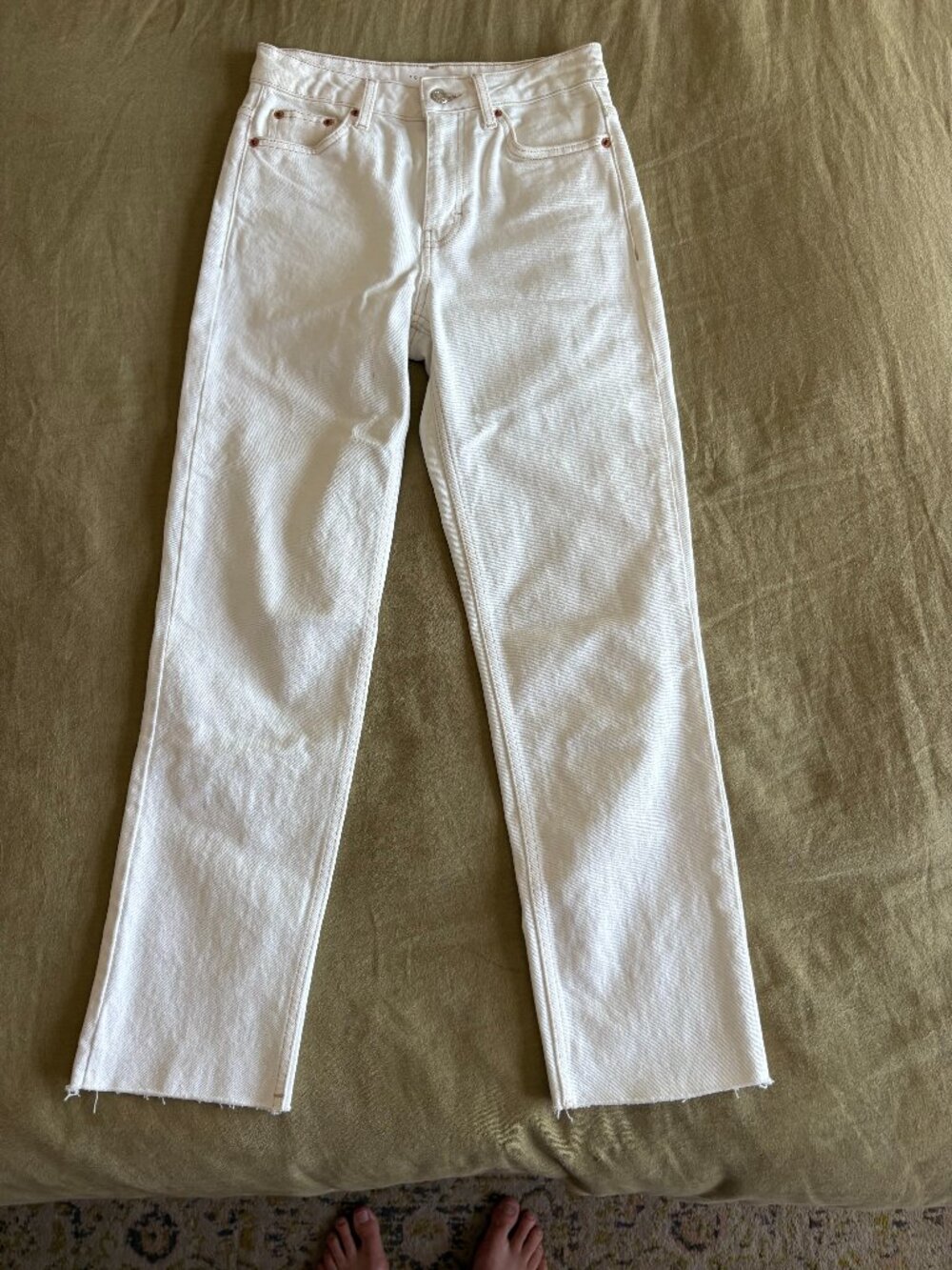 Topshop Women's Off-White High Rise STRAIGHT Leg Jeans w/ light Fray - Size 26